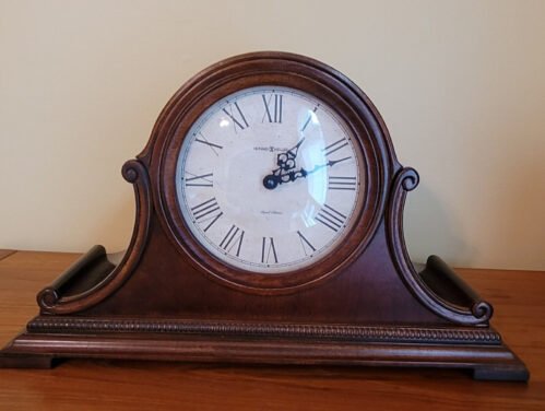 Howard Miller Hampton Dual Chime German Quartz Movement Mantle Clock 630-150 USA