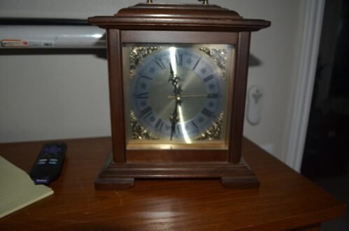 Howard Miller Mantel Quartz Hour Strike Chime Clock 612-481 University Of Idaho