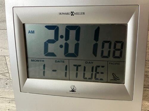 Howard Miller Radio Controlled LCD Clock ACCUWAVE DS 9x9