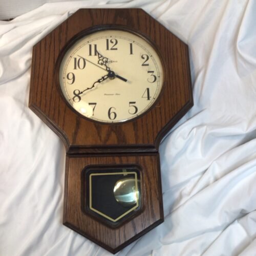 Howard Miller Regulator Style Quartz Westminister Chime