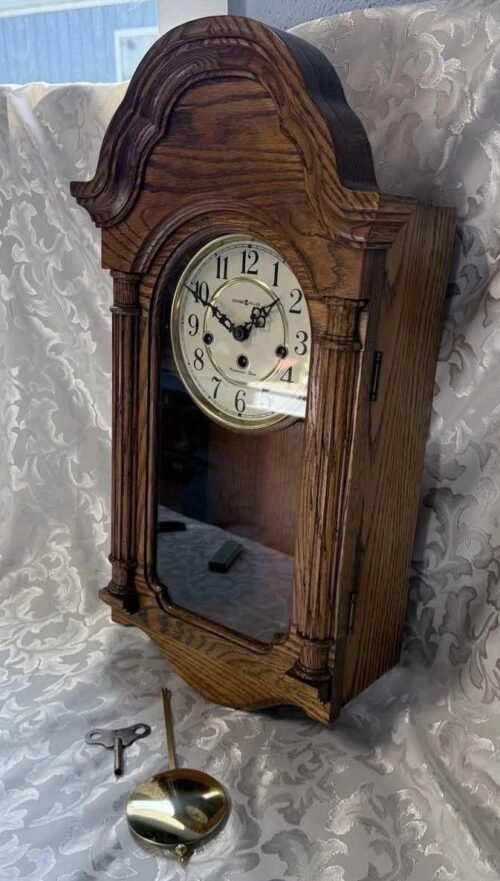 Howard Miller Wood Wall Clock Westminster Chimes 613-226 w/ Key