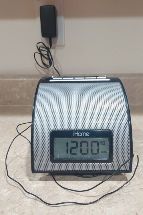 iHome Audio Alarm Clock and Radio iH110B IPOD IPHONE Player Back Lit AUX FM BAND