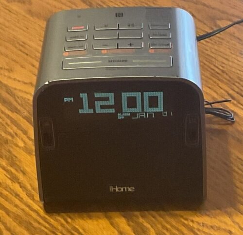 iHome Bluetooth Alarm Clock Charging Station HBN22 Tested Works Great