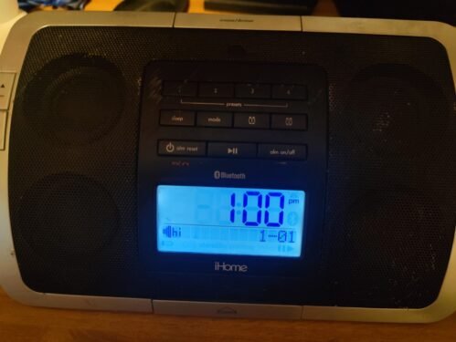 iHome Bluetooth Wireless Alarm AM/FM Clock Radio Speaker System- iHC5S