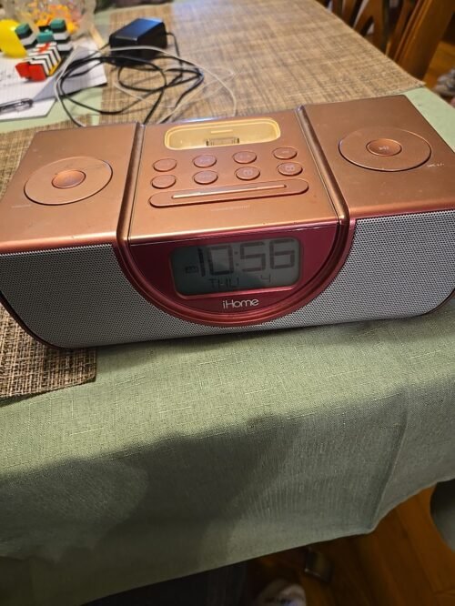 iHome Colortunes iP43 Pink Alarm Clock w/iPad Dock No Pillow Shaker Tested Great
