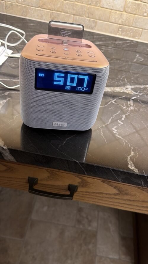 iHome Docking iPL22 Alarm Clock & Radio For iPhone iPod With Lightning Connector