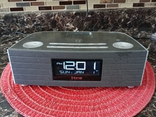 iHome IBN97 Bluetooth Stereo FM Clock Radio - Speakerphone W/USB Charging