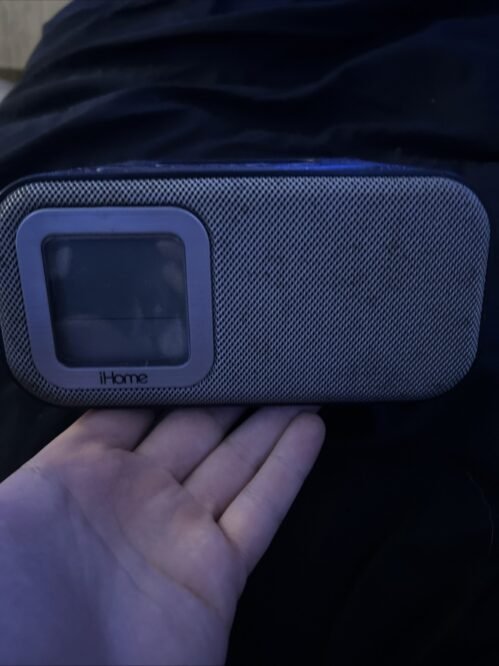 iHome iBT22 Bluetooth Wireless Clock with USB Charger and AUX Port - USED Tested