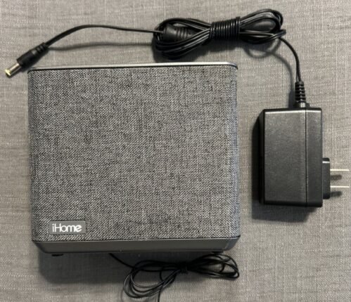 iHome iBT232 Bluetooth Dual Alarm Clock FM Radio with Speakerphone & USB TESTED