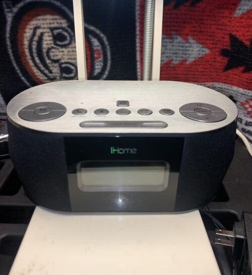iHome Ibt38-Dual Alarm Clock Bluetooth Speaker/radio