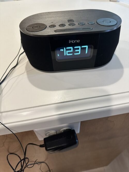 iHome iBT38 Wireless Bluetooth Stereo Dual FM Alarm Clock USB Charging Radio