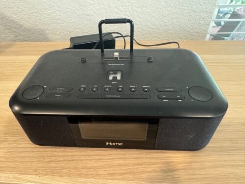 iHome Idl95 Dual Charging FM Clock Radio With Lightning Dock and USB Charge/play