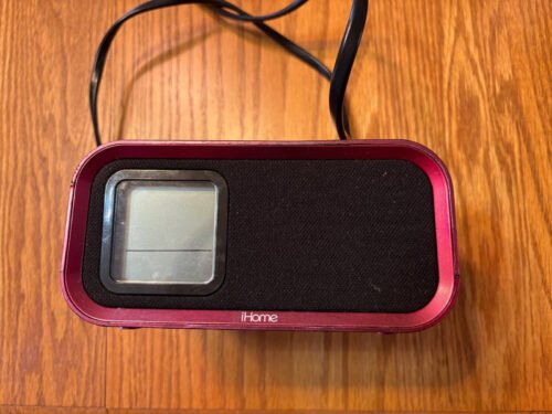 iHome iH22 Alarm Clock Speaker System for Ipod/iPhone Dock (red) Free S/H