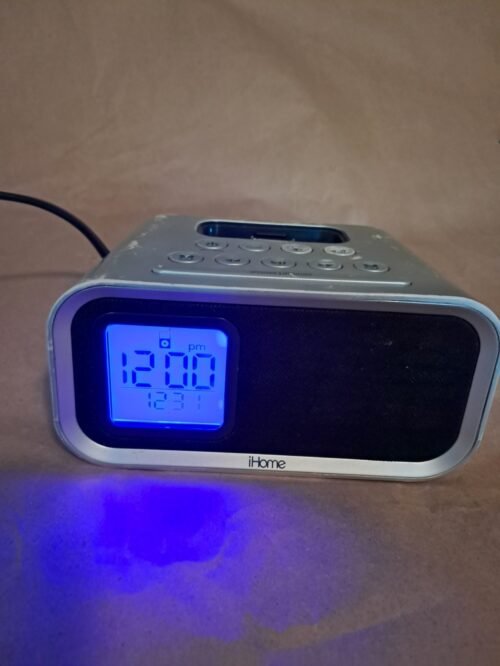 IHOME ih22 Dual Alarm Speaker System