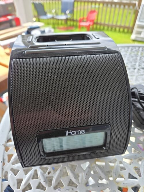 iHOME IP11 ALARM CLOCK WITH iPOD 30PIN DOCK