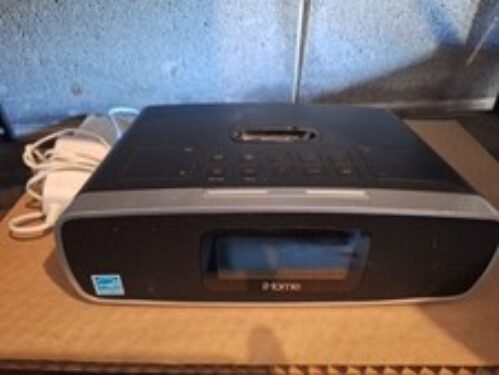 iHome (iP90) iPod Speaker Docking Station Radio Alarm Clock - Black Tested