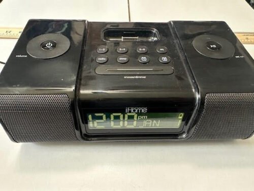 iHome Ip9 Speaker Dock Alarm Clock Radio for iPod and iPhone No remote