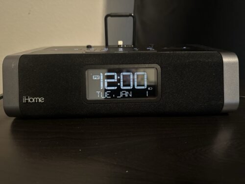 iHome iPhone Dual Charging Stereo FM Alarm Clock- Used Good Condition