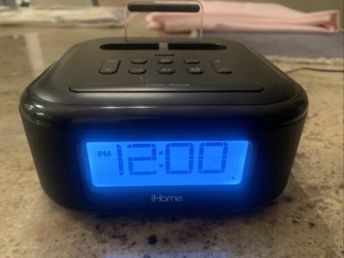 iHome iPL23 FM Alarm Clock Radio Stereo Lightning Dock Charge Black w/ Cord