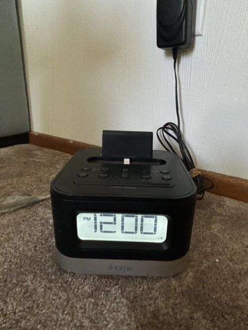 iHome IPL8BN-Dual Alarm FM Clock Radio Lightning Dock for iPhone W/Powercord