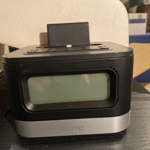 iHome iPL8 Stereo FM Clock Radio Lightning Dock iPhone/iPod Used Tested Works