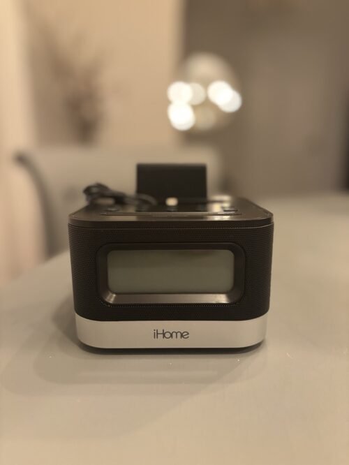 iHome iPL8 Stereo FM Clock Radio with Lightning Dock for iPhone / iPod