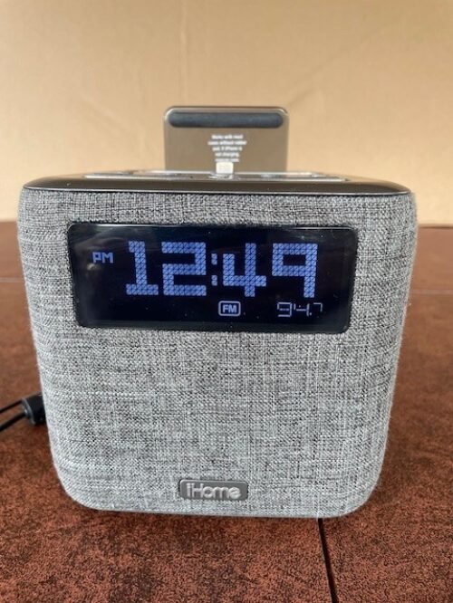 iHome iPL8XH Dual Alarm FM Clock Radio with Lightning Dock for iPhone with USB