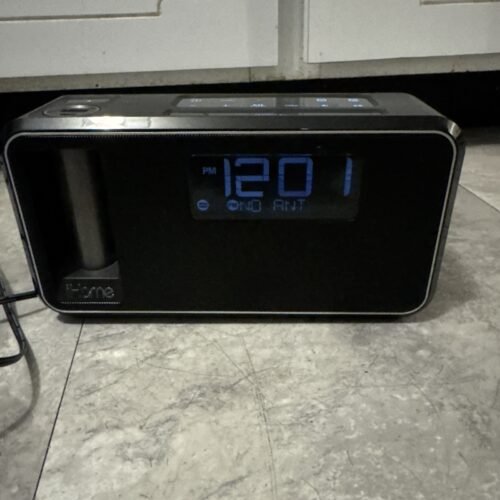 iHome Kineta K2 Dual Charging Stereo Alarm Clock Radio Charger