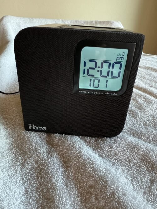 iHome Model iH120B Space Saving Dual Alarm Clock Stereo Speaker Dock Apple iPod