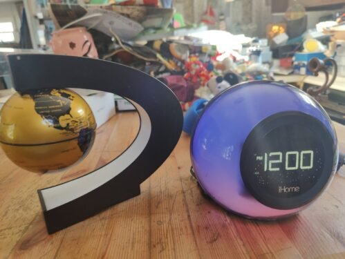 IHOME Power Clock Glo Led Alarm Clock+ Floating Globe