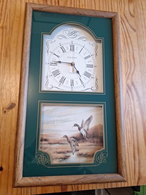 Ingraham Vtg Wall Clock With Mallards P/N 01385 Oak Framed Quartz Movement EUC