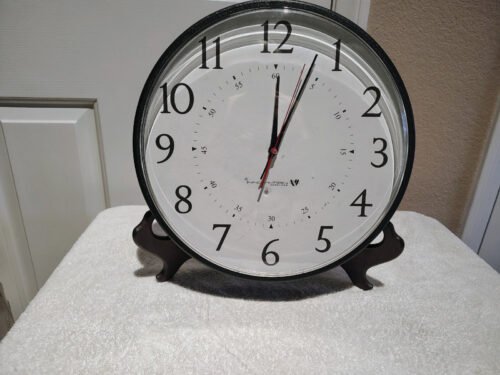INNOVATION 210001- Wireless Clock, 13” Round