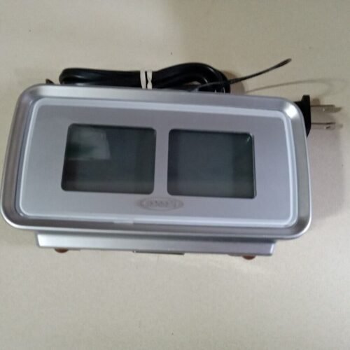 Jensen AM/FM Dual Alarm Clock With Digital Retro Flip Display JCR-232