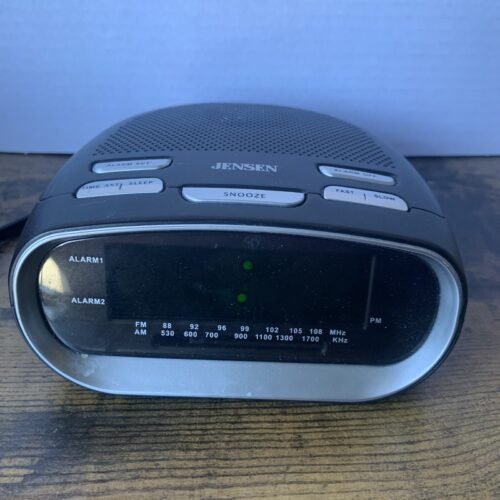 Jensen Dual Alarm Clock AM/FM Radio W USB Charger Model JCR-260 Tested Working
