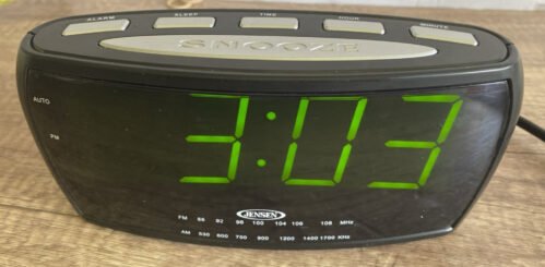 Jensen JCR-208A LARGE DISPLAY AM/FM Alarm Clock Radio Working