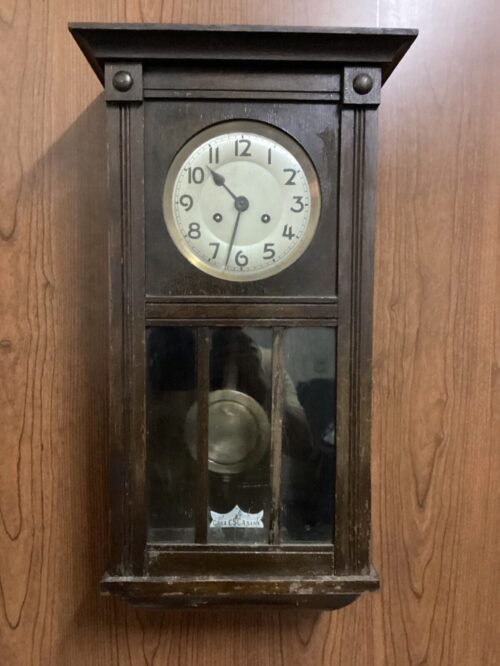 JUNGHANS ANTIQUE WALL CLOCK. OAK BOX. CHIME EVERY 30min.