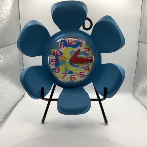 Kitchy Mod Daisy Battery Operated Wall Clock