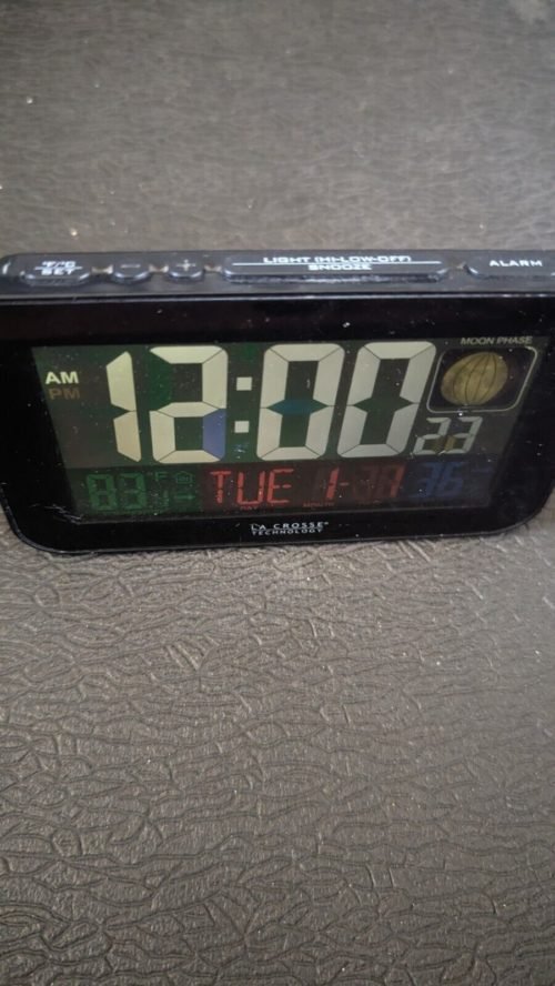 La Crosse Technology Atomic Color Digital Alarm Clock with USB Port C89201 Read