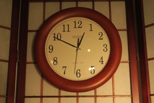 LA CROSSE TECHNOLOGY ATOMIC TIME ANALOG ROUND WALL CLOCK GLASS FACE WT 3122A