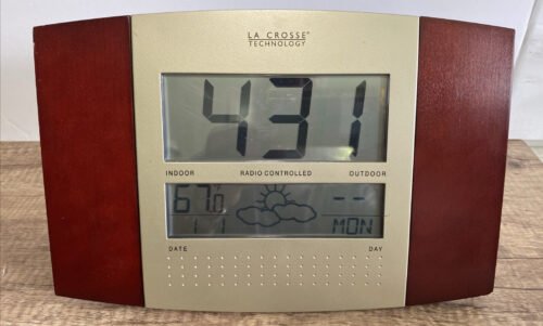 LA CROSSE WS-8157U Clock Weather Station "Radio Controlled" Cherry Wood Frame