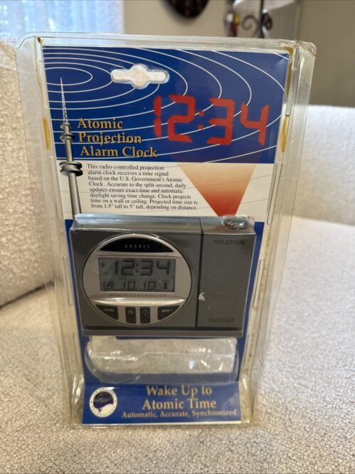 La Crosse WT-5600 ATOMIC Projection Alarm Clock Project Time Onto Wall NEW Read!