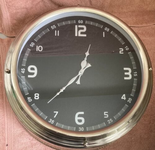 LARGE NICKEL- FINISH WALL 17.5" CLOCK EXCELLENT BEAUTIFUL FAST Shipping!