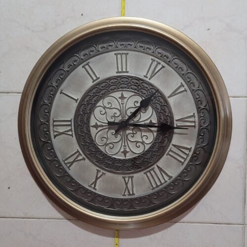 LARGE ROMAN NUMERALS BATTERY POWERED WALL CLOCK