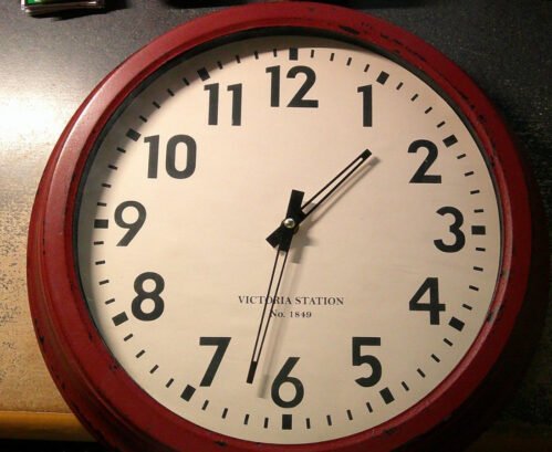 Large Victoria Station Clock 16 inch