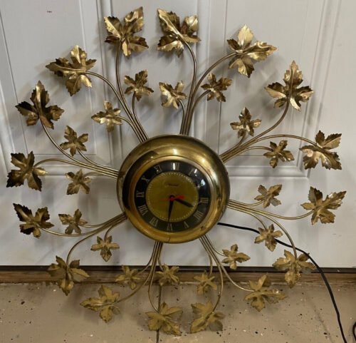 Large Vintage Mid-Century United Gold & Leaves Wall Clock Model #20 Decor Works