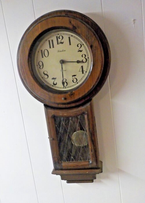 Linden Chime Vintage Wooden Wall Clock Runs & Chimes