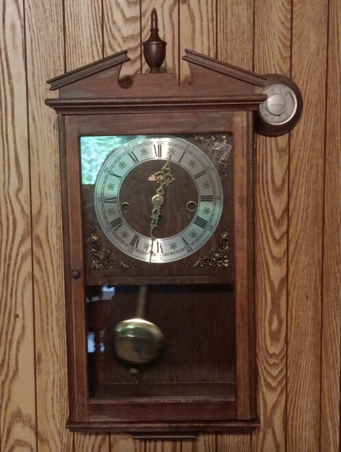 linden pendulum Chime wall clock Battery Operated Dated 12/15/1978