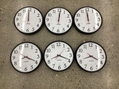 Lot of 6 XR-80P Primex 72MHz Traditional Wireless Battery Powered Wall Clocks