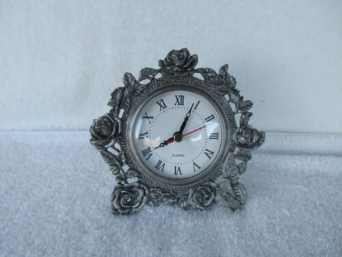 LOVELY QUARTZ DESK CLOCK WITH METAL FRAME FLORAL DECOR!!!!
