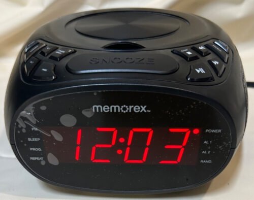 MEMOREX - AM/FM CD ALARM CLOCK RADIO W/AUX MODEL MC318B - Excellent - TESTED